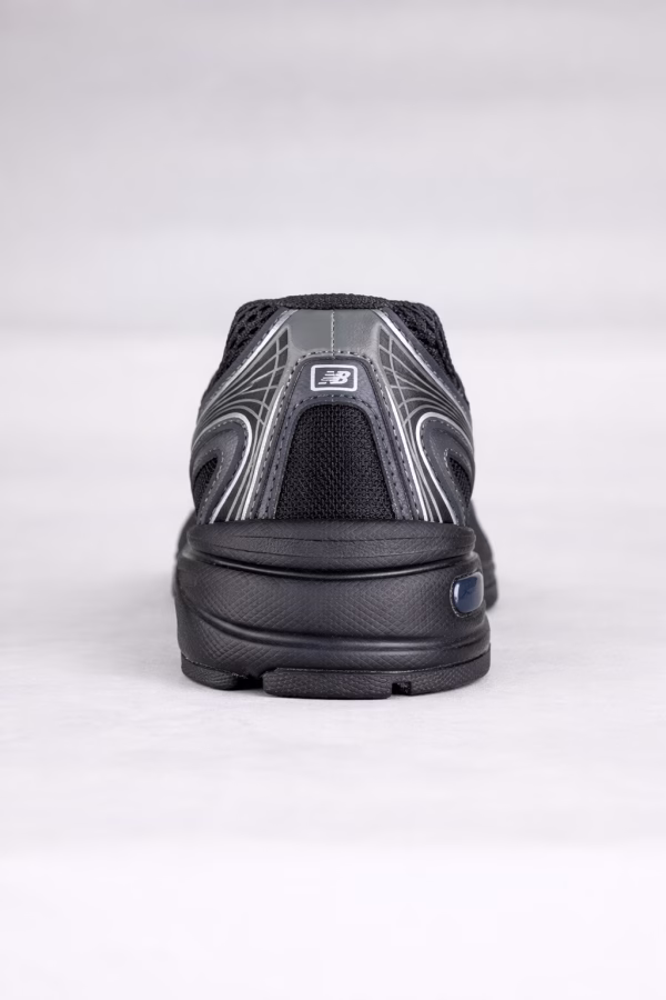 New Balance 740 Black