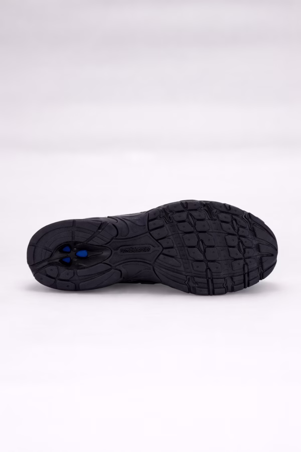 New Balance 740 Black