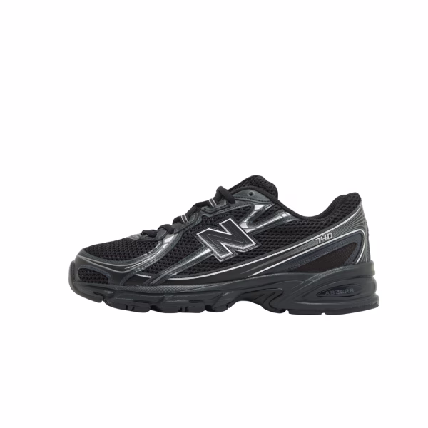 New Balance 740 Black